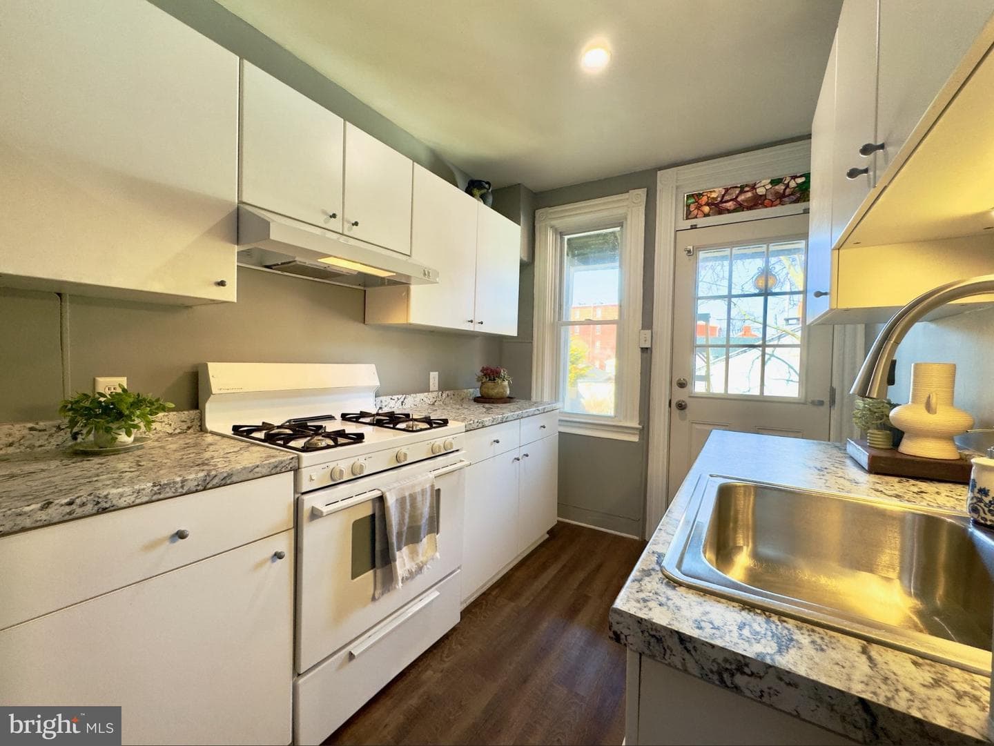315 1/2 E Chestnut Street photo 8