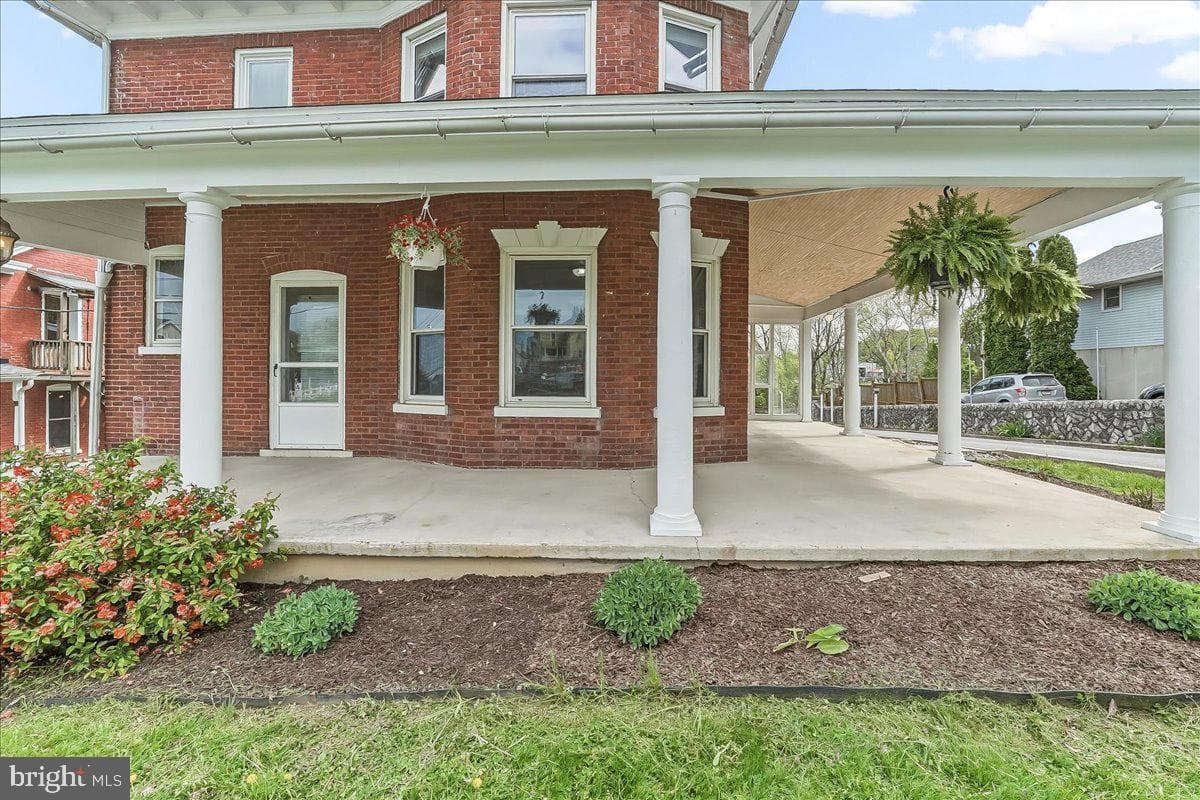 825 Pequea Avenue photo 3
