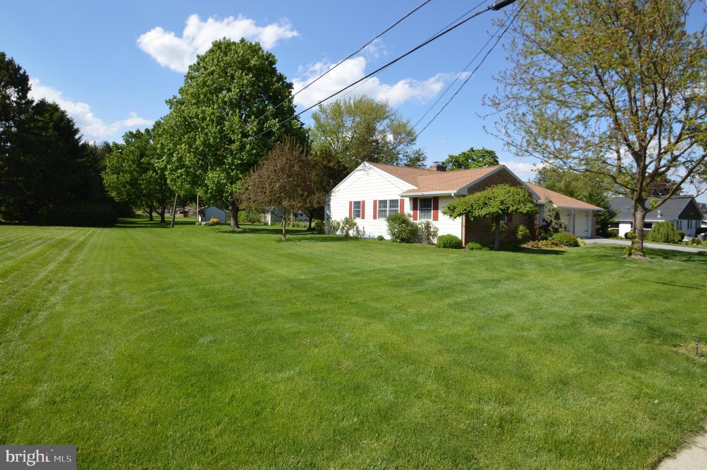 230 Adele Avenue photo 3