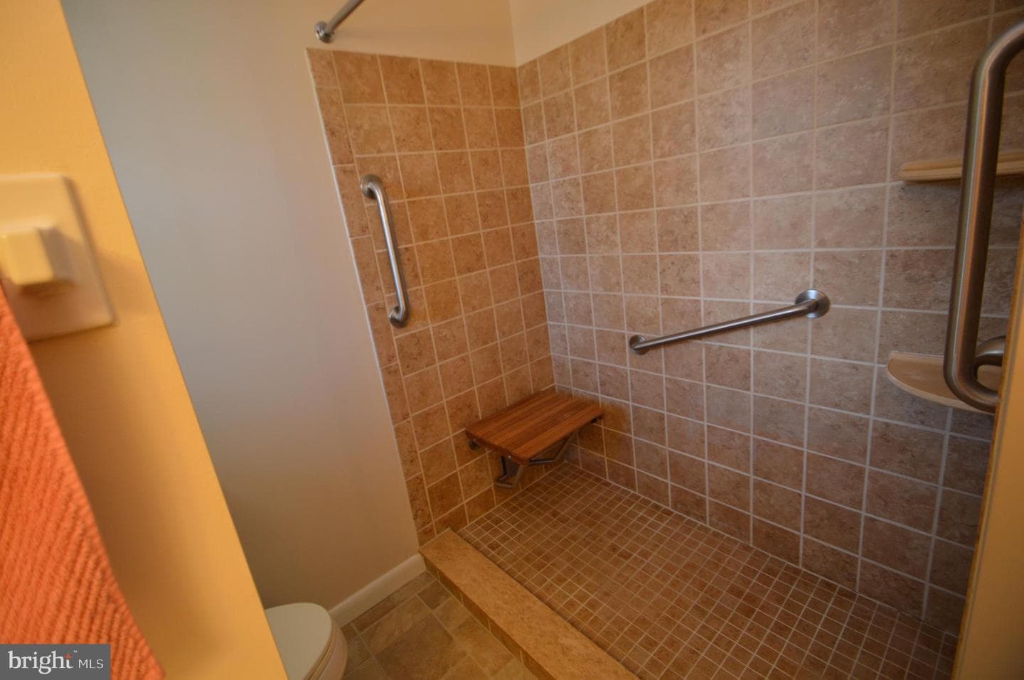 230 Adele Avenue photo 32
