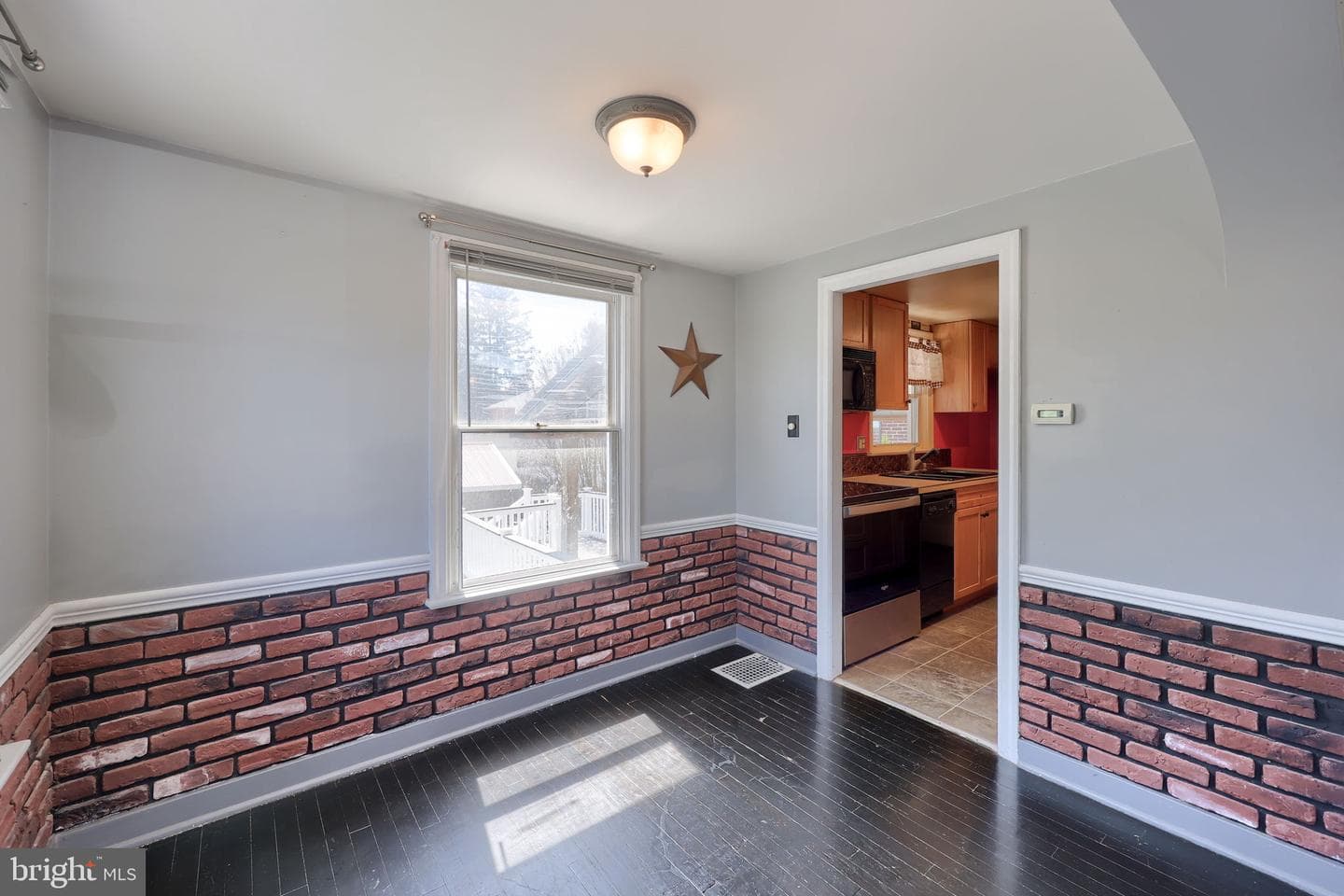 1310 Clark Street photo 23