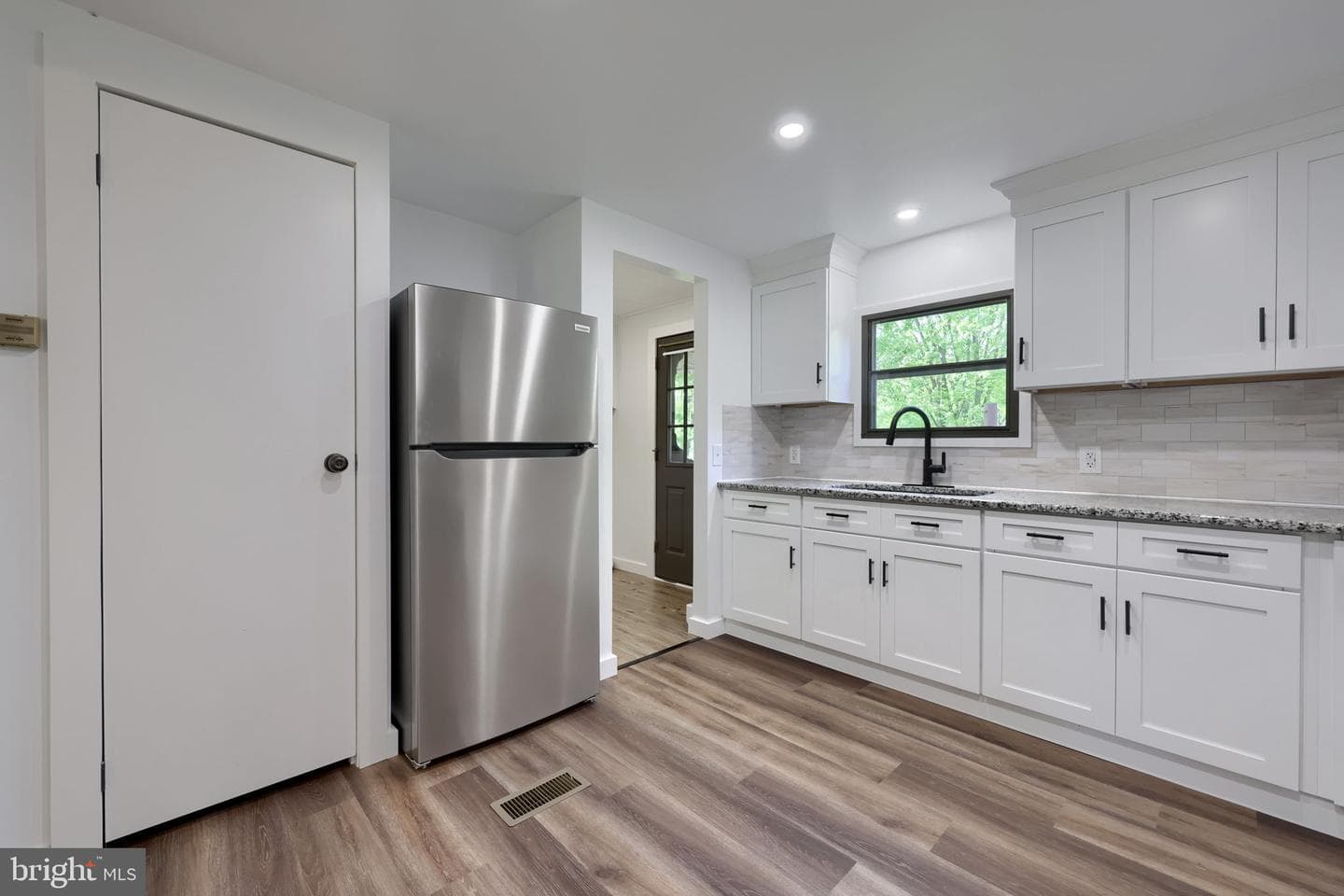 62 W Slokom Avenue photo 28