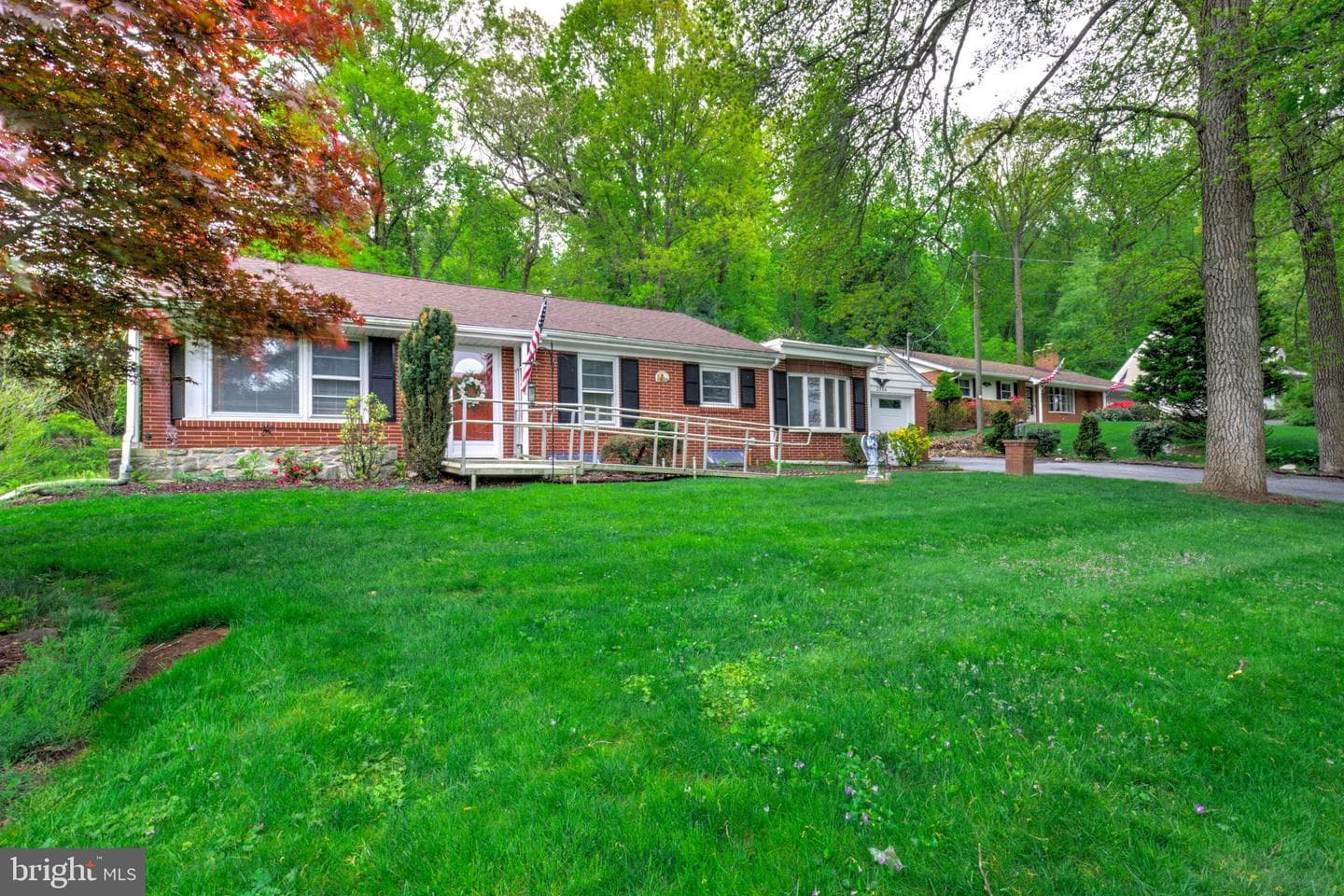 2584 Spring Valley Road photo 3