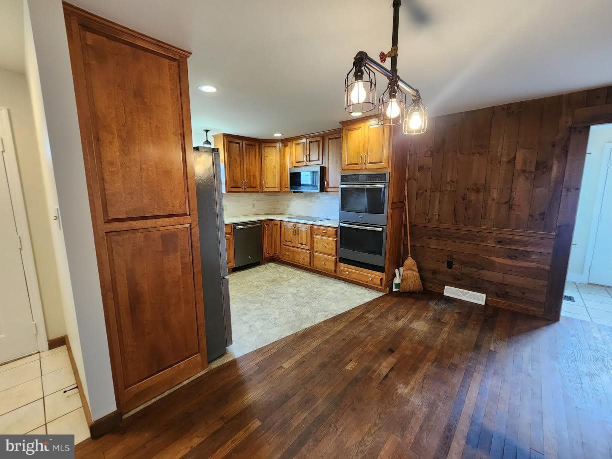 827 Disston View Drive photo 11