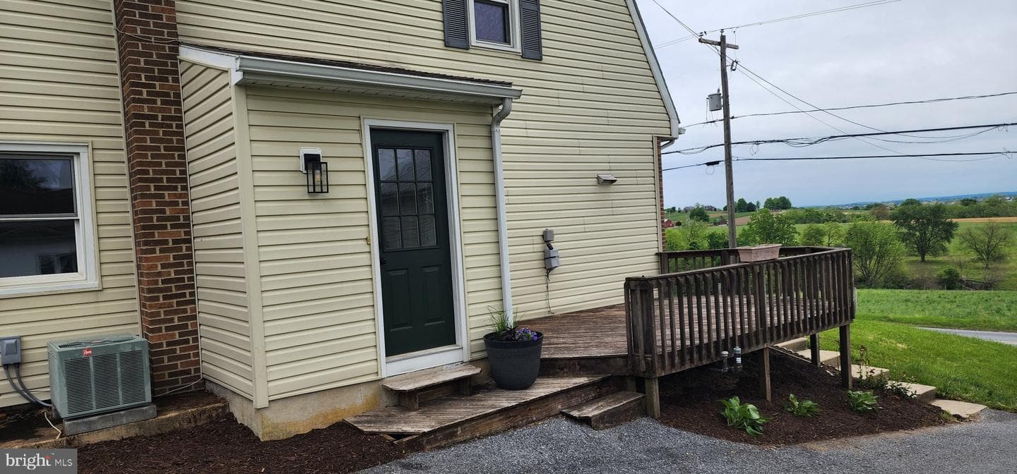 827 Disston View Drive photo 2
