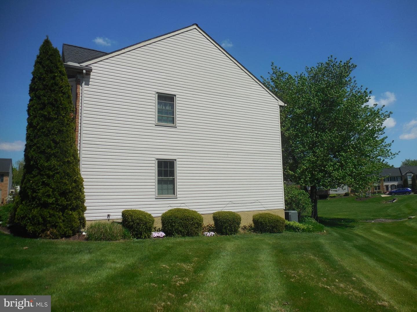 525 Cobblestone Lane photo 4