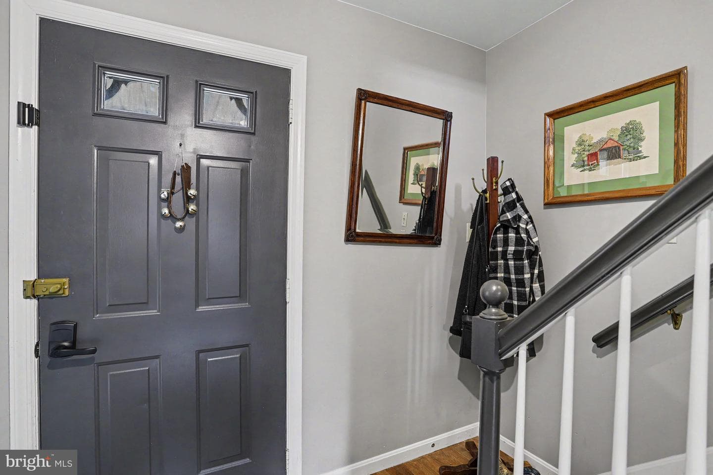 228 Cliff Lane photo 10