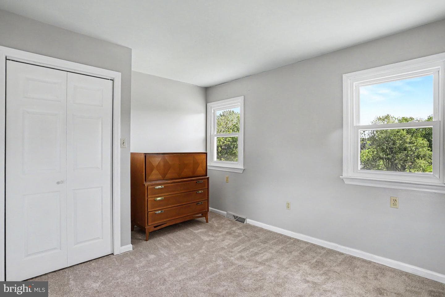 228 Cliff Lane photo 29
