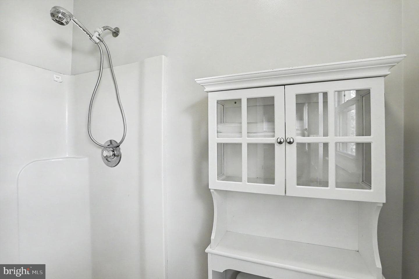 228 Cliff Lane photo 36