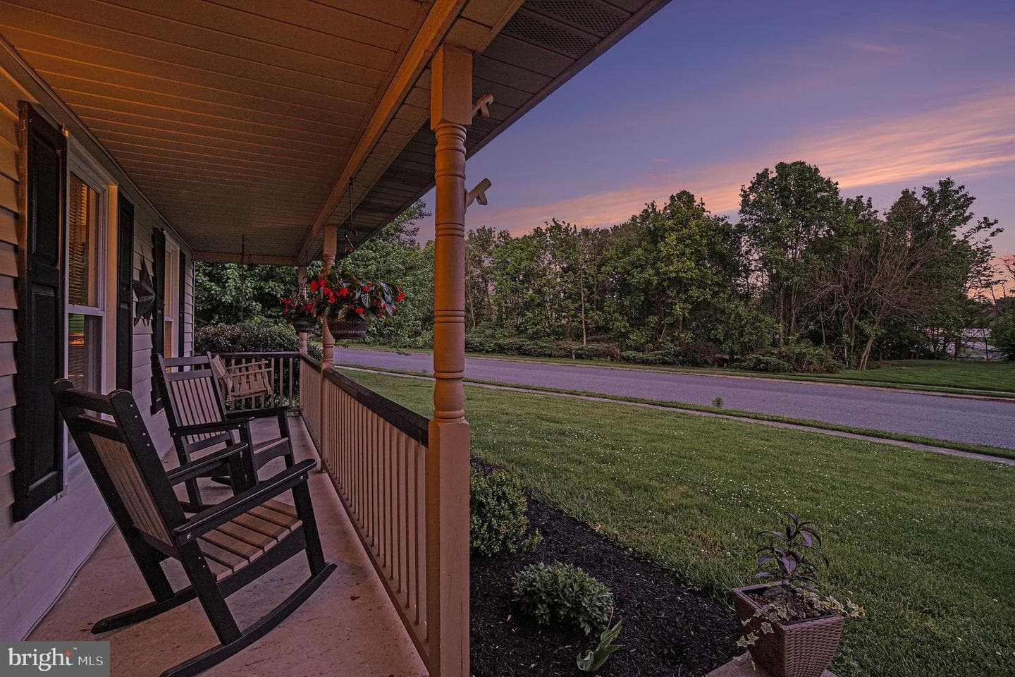 228 Cliff Lane photo 49