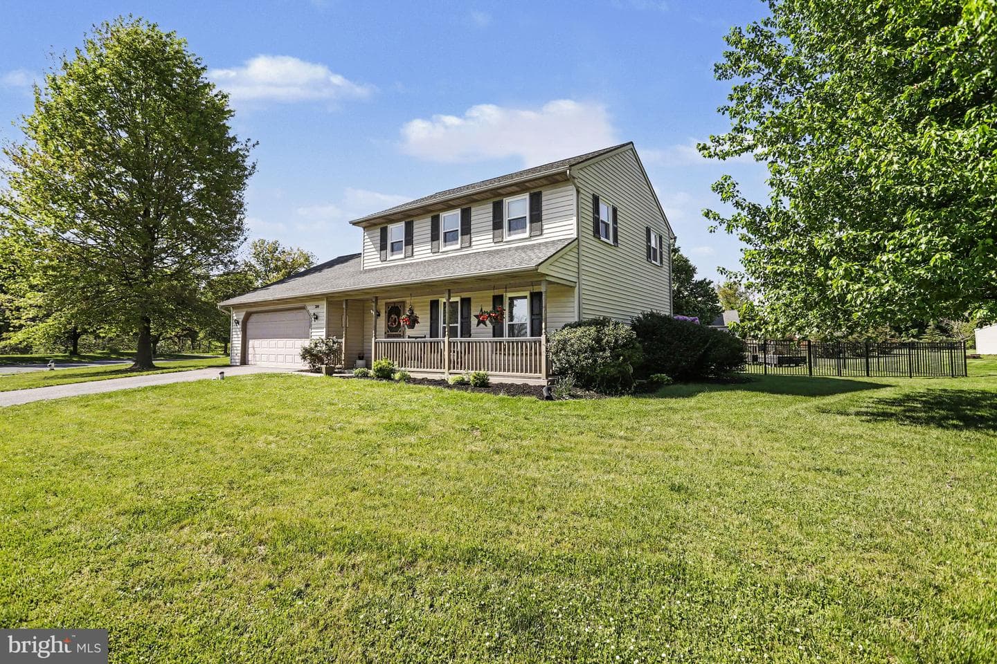 228 Cliff Lane photo 6