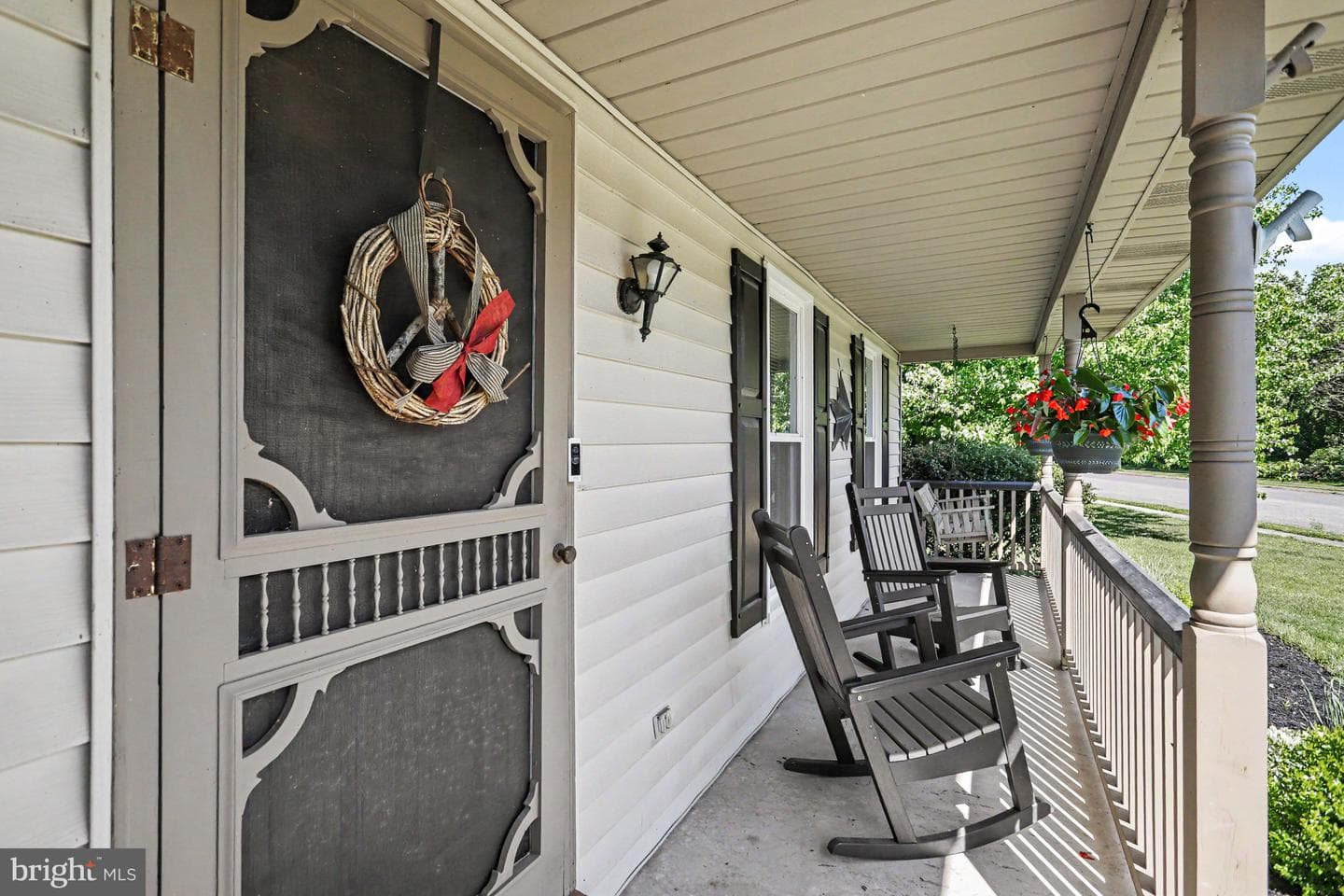 228 Cliff Lane photo 8