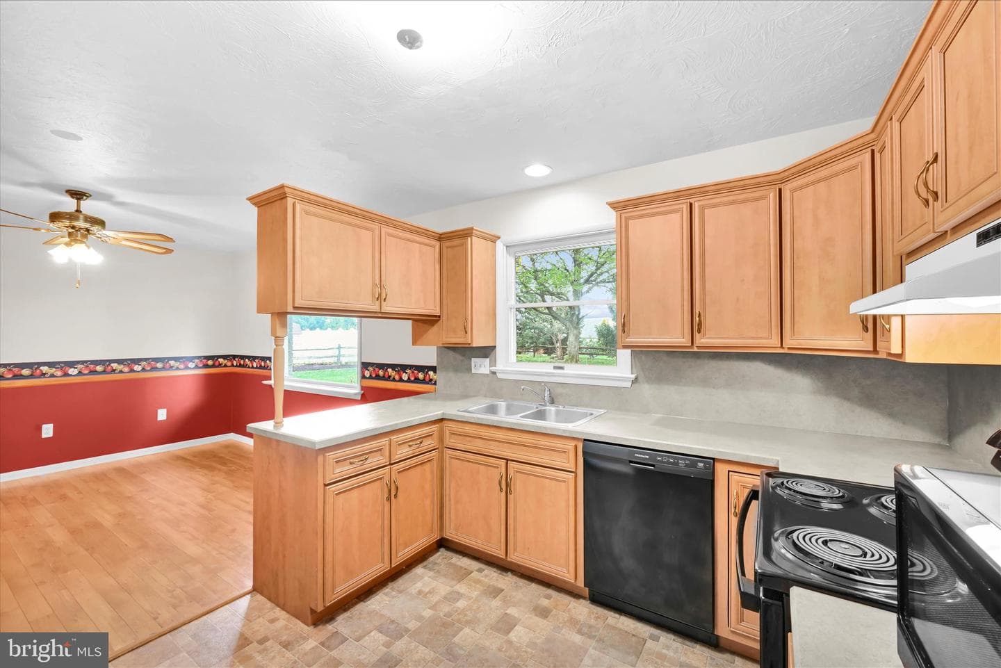 311 N Penryn Road photo 18
