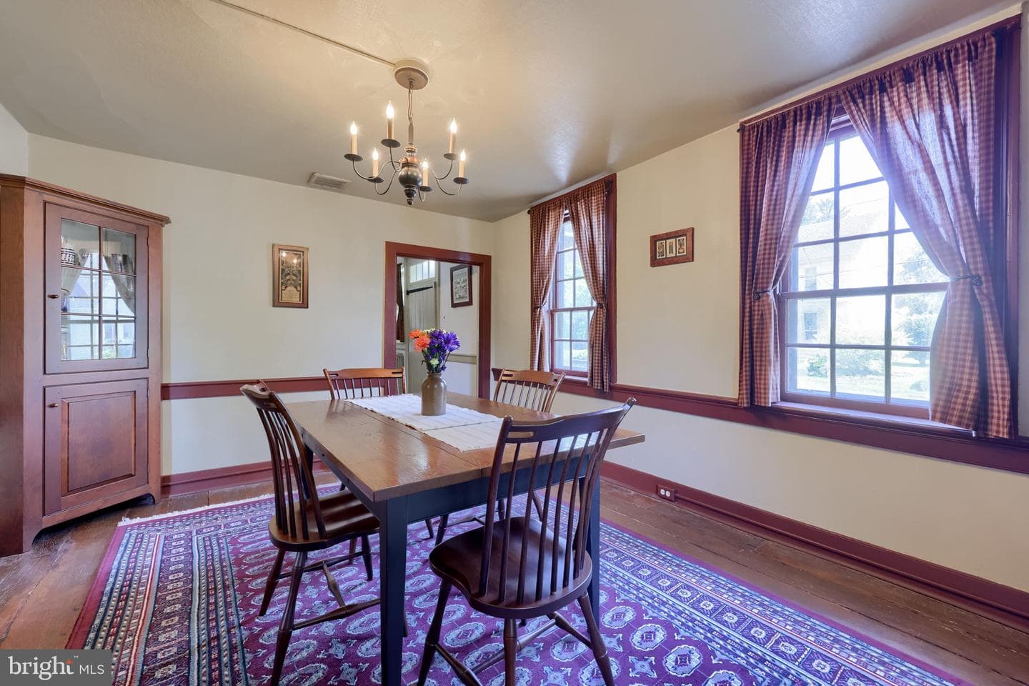 326 Miller Street photo 11