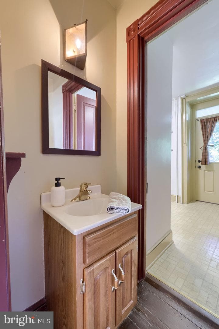 326 Miller Street photo 38