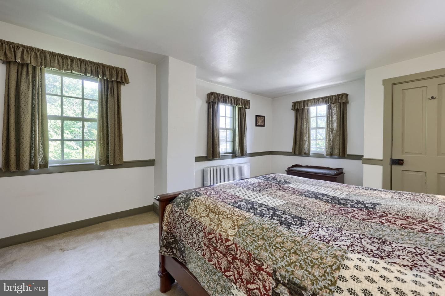 326 Miller Street photo 42