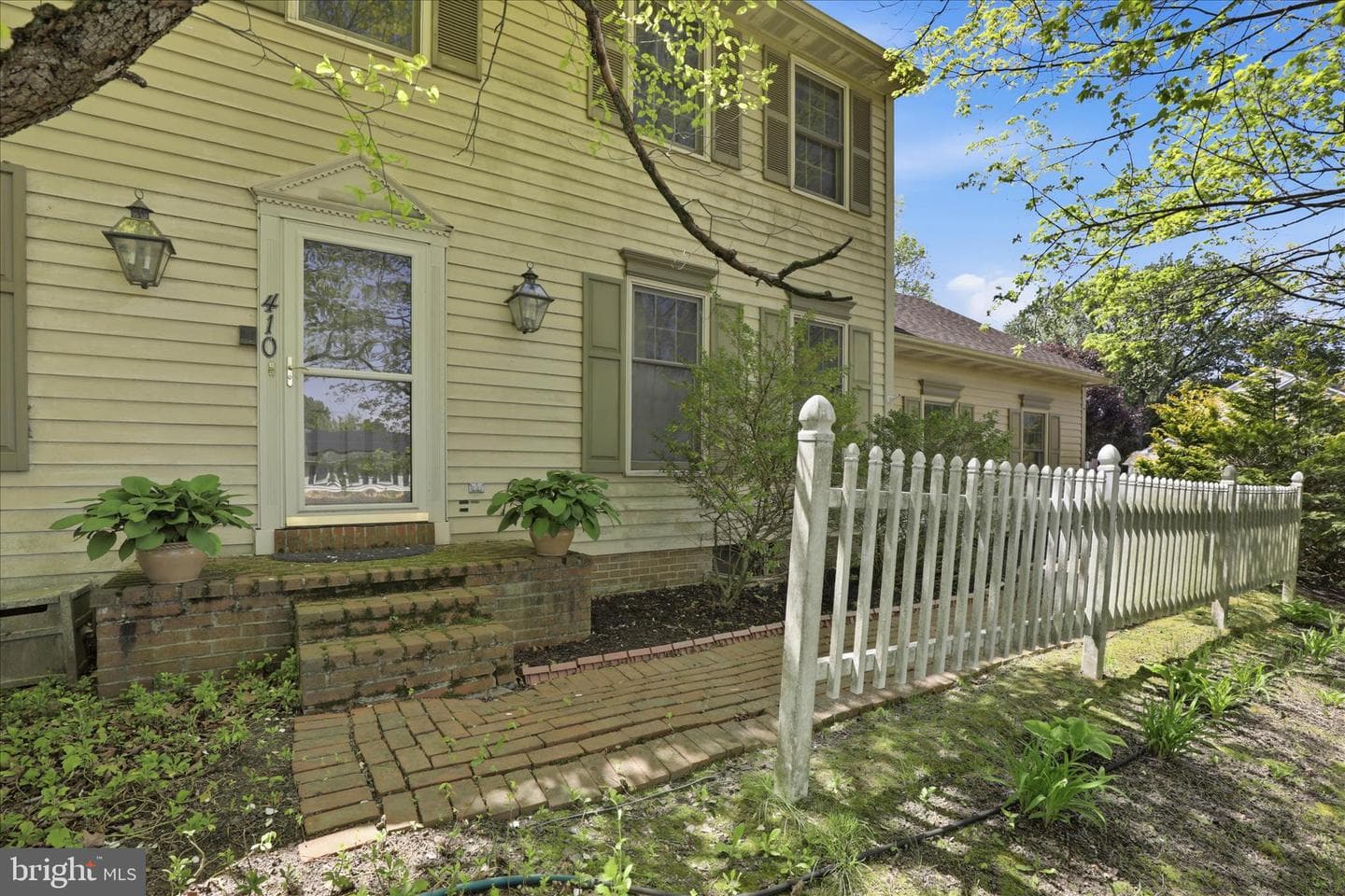 410 Cardinal Court photo 2