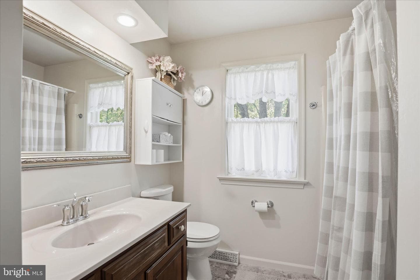 410 Cardinal Court photo 26