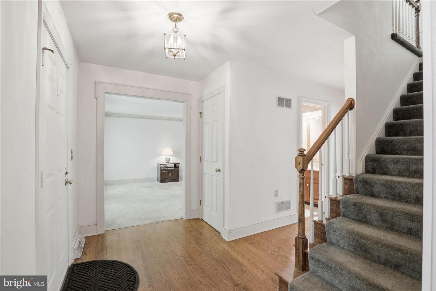 410 Cardinal Court photo 4