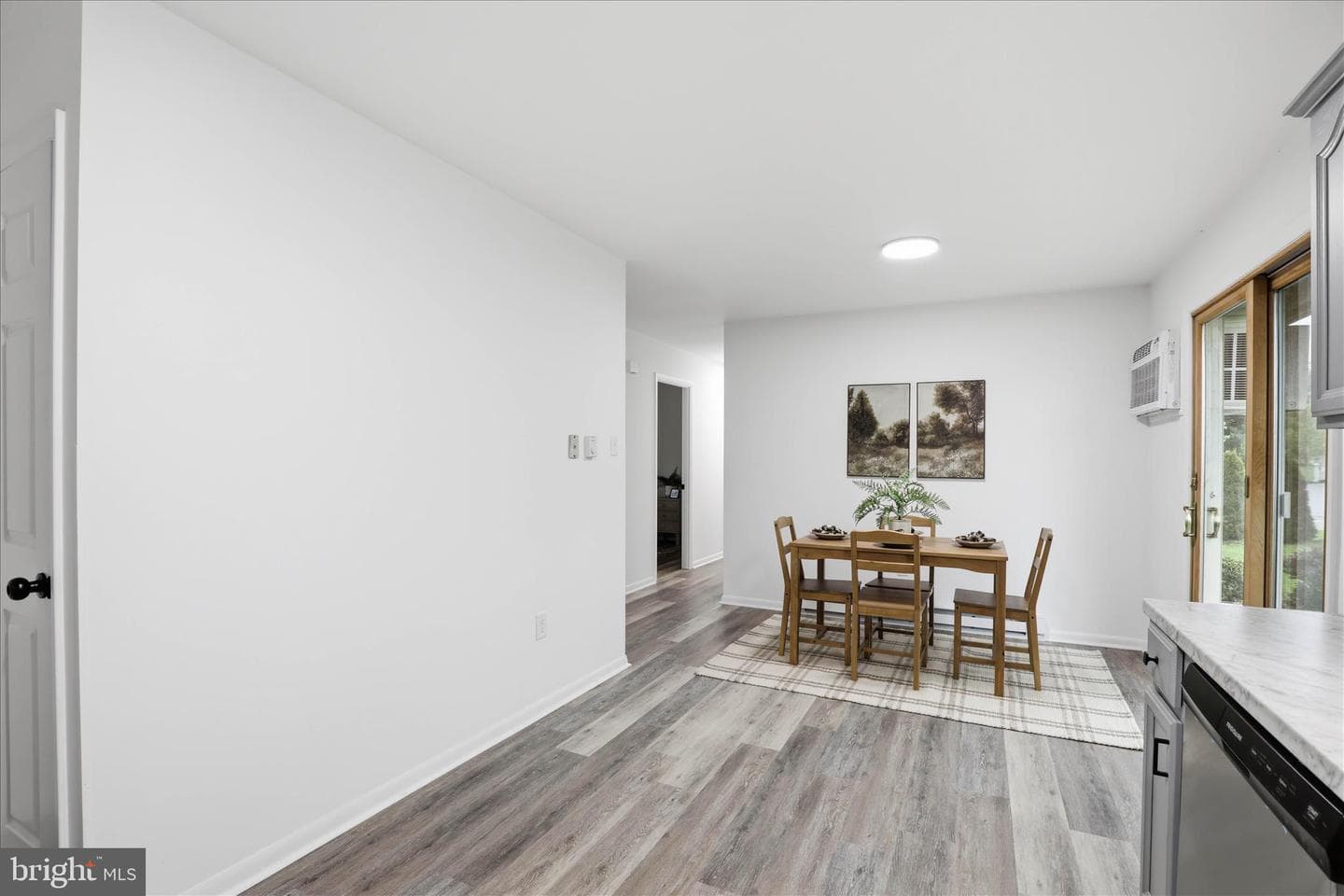 947 Hill Street photo 14