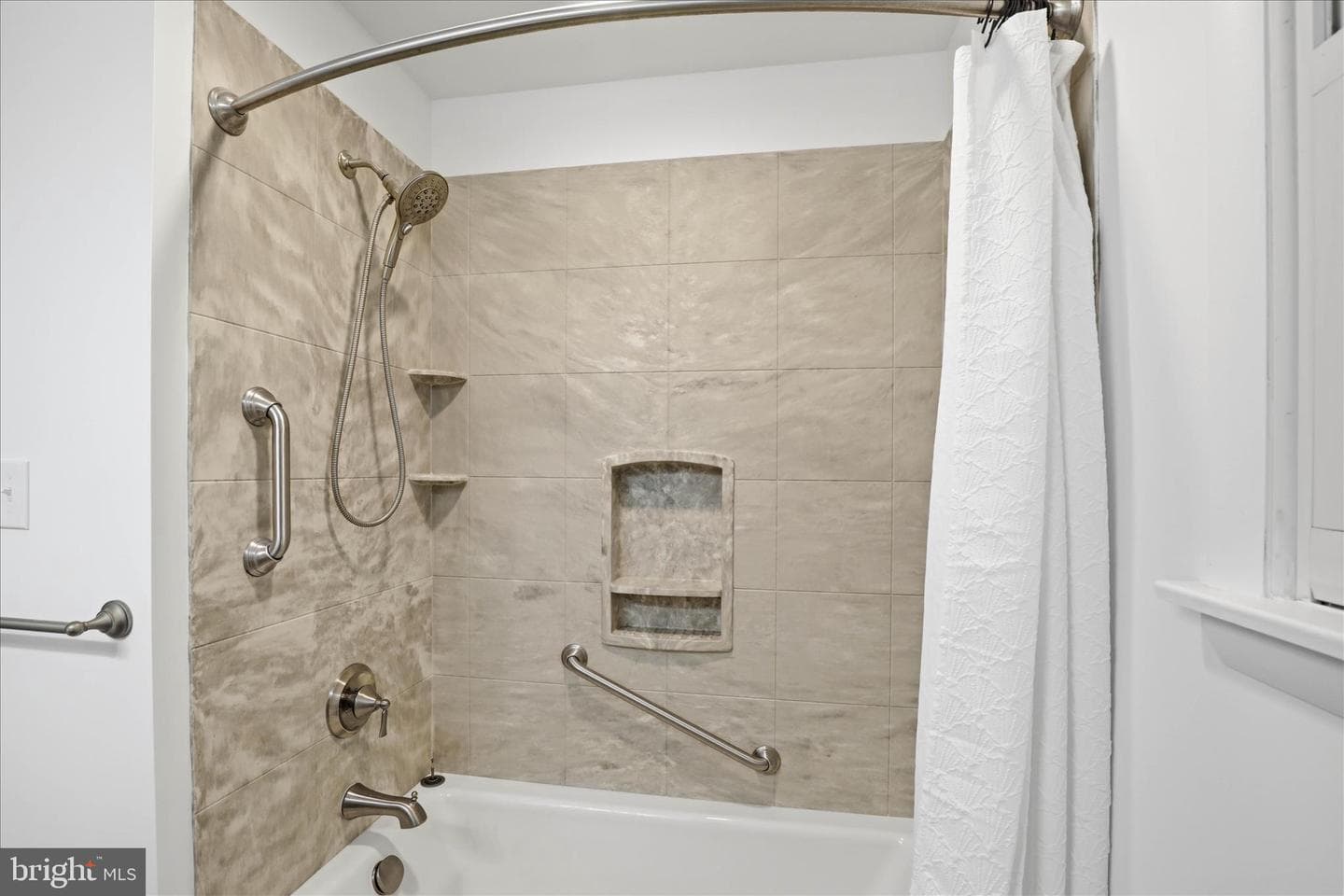 947 Hill Street photo 21