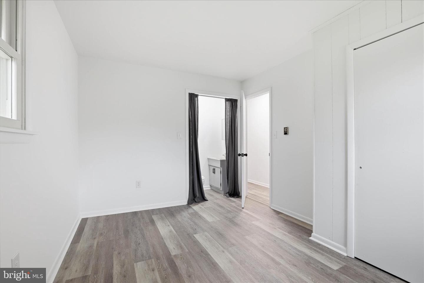 947 Hill Street photo 25