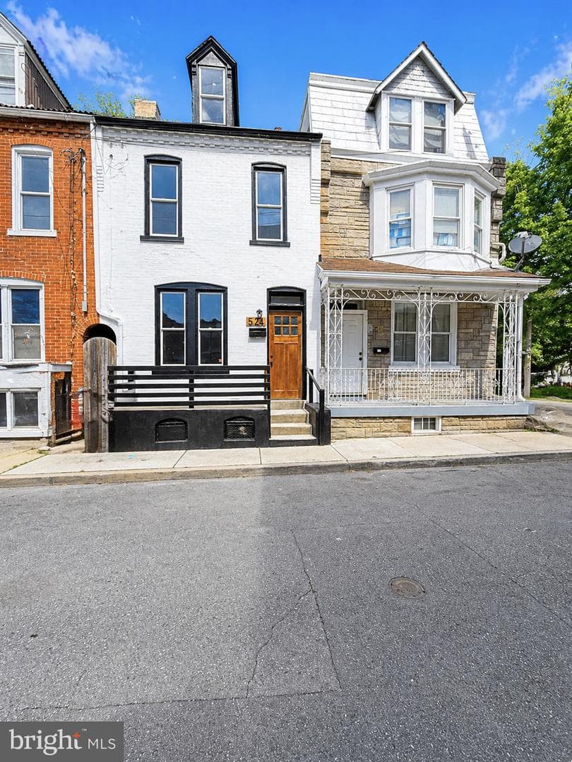 524 Locust Street photo 1