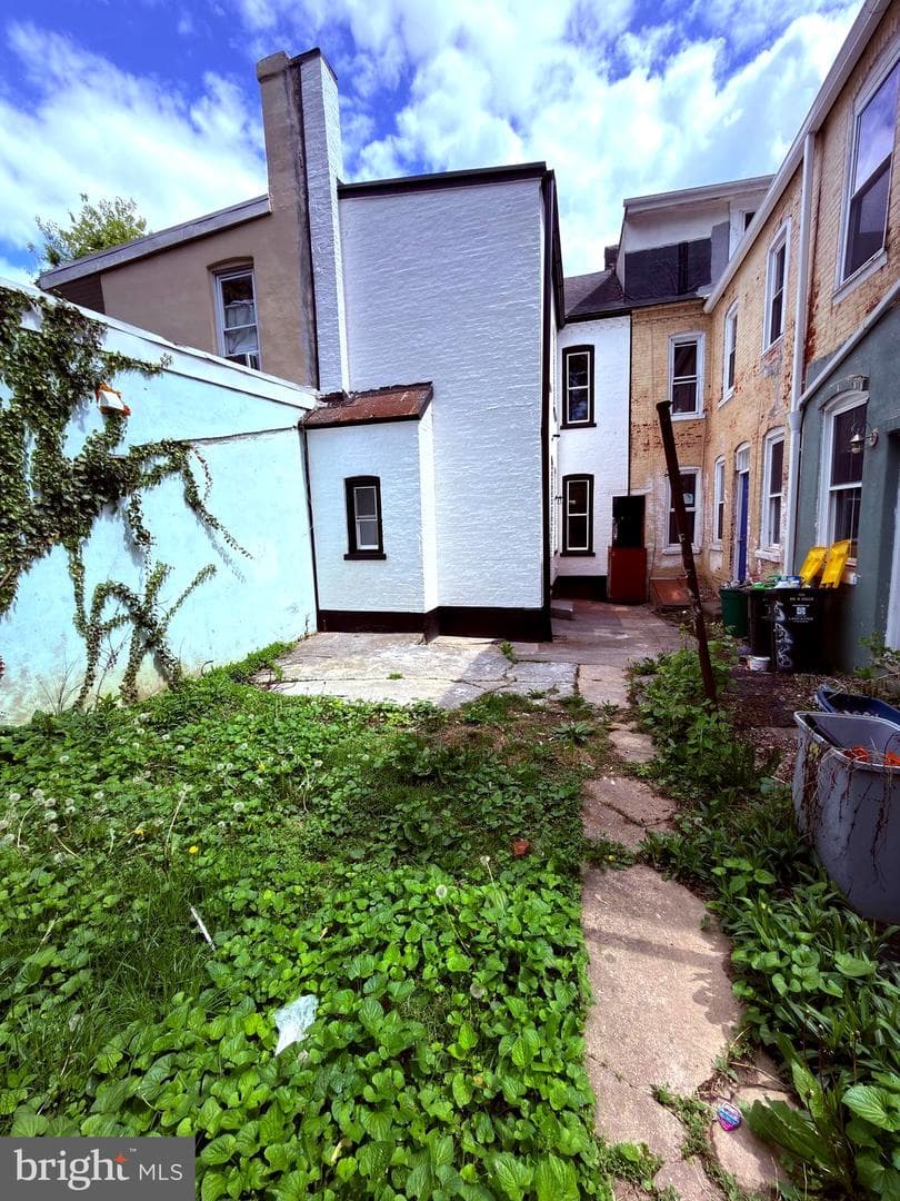 524 Locust Street photo 13