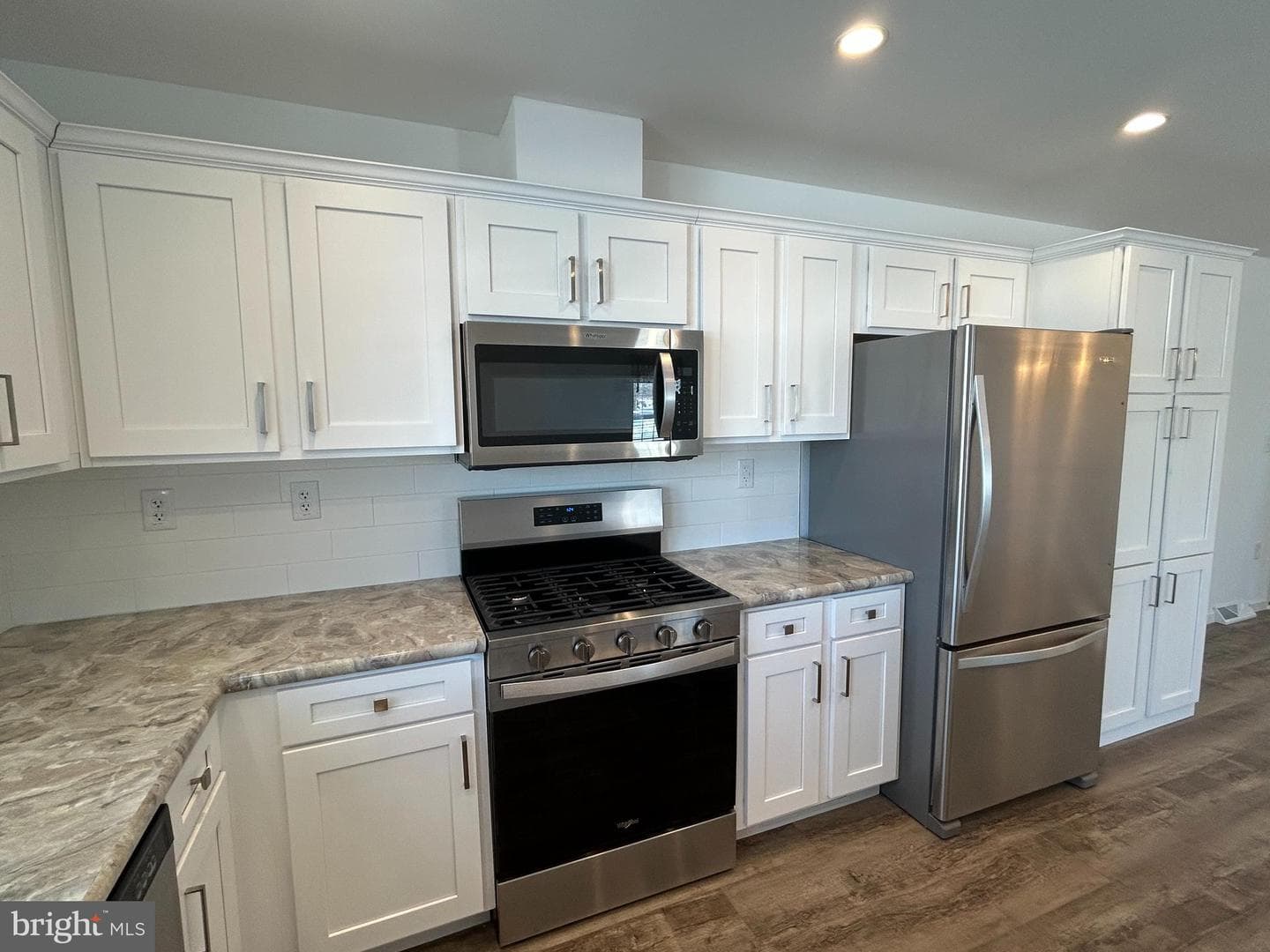 432 Eastwood Lane photo 6