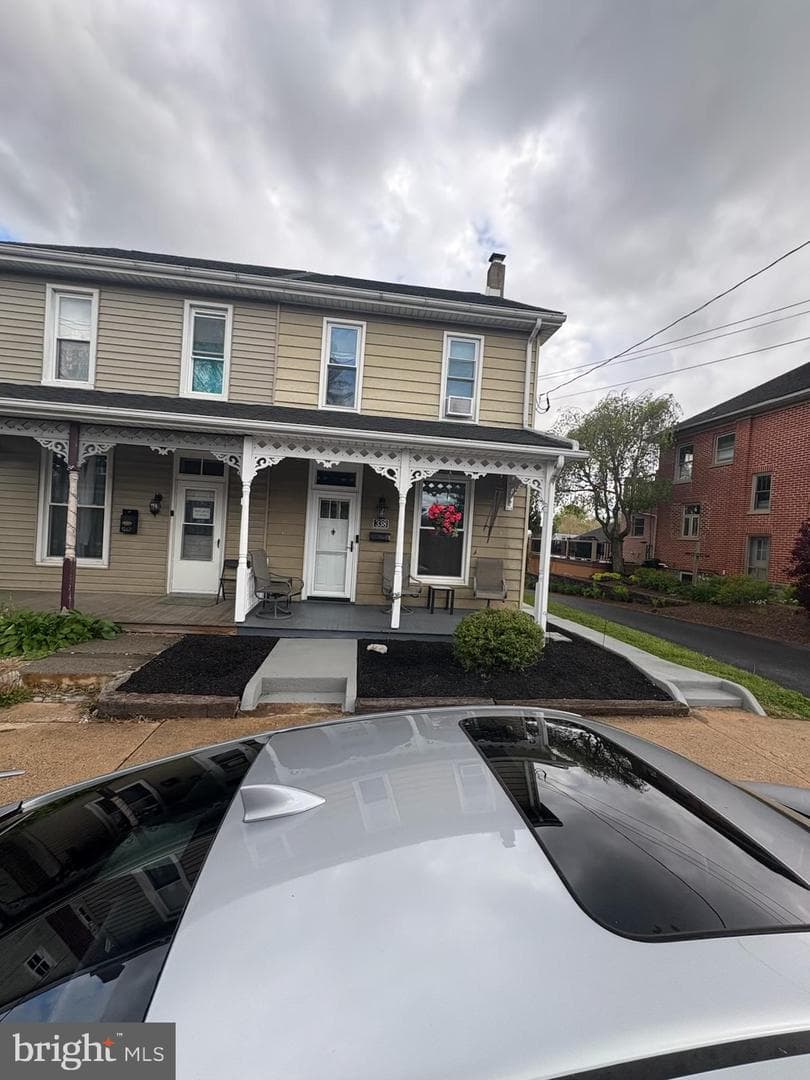 338 E Park Street photo 2