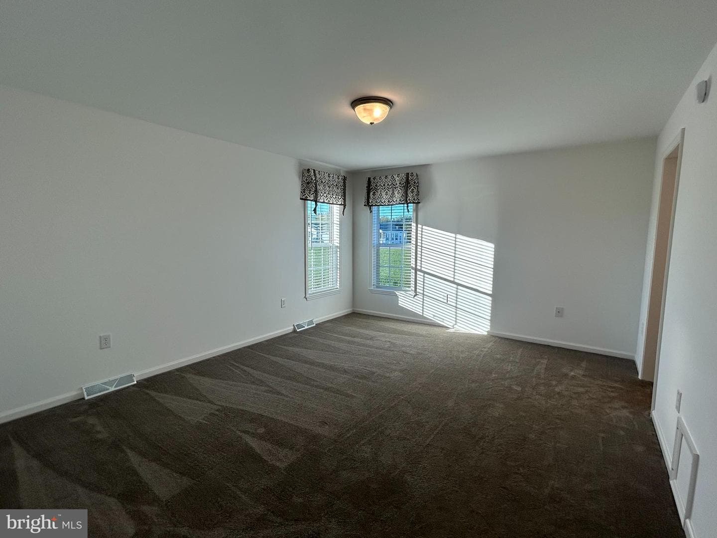 433 Eastwood Lane photo 12