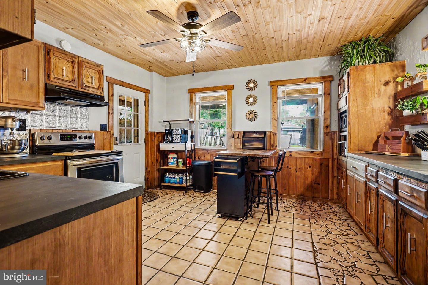450 Manor Street photo 6