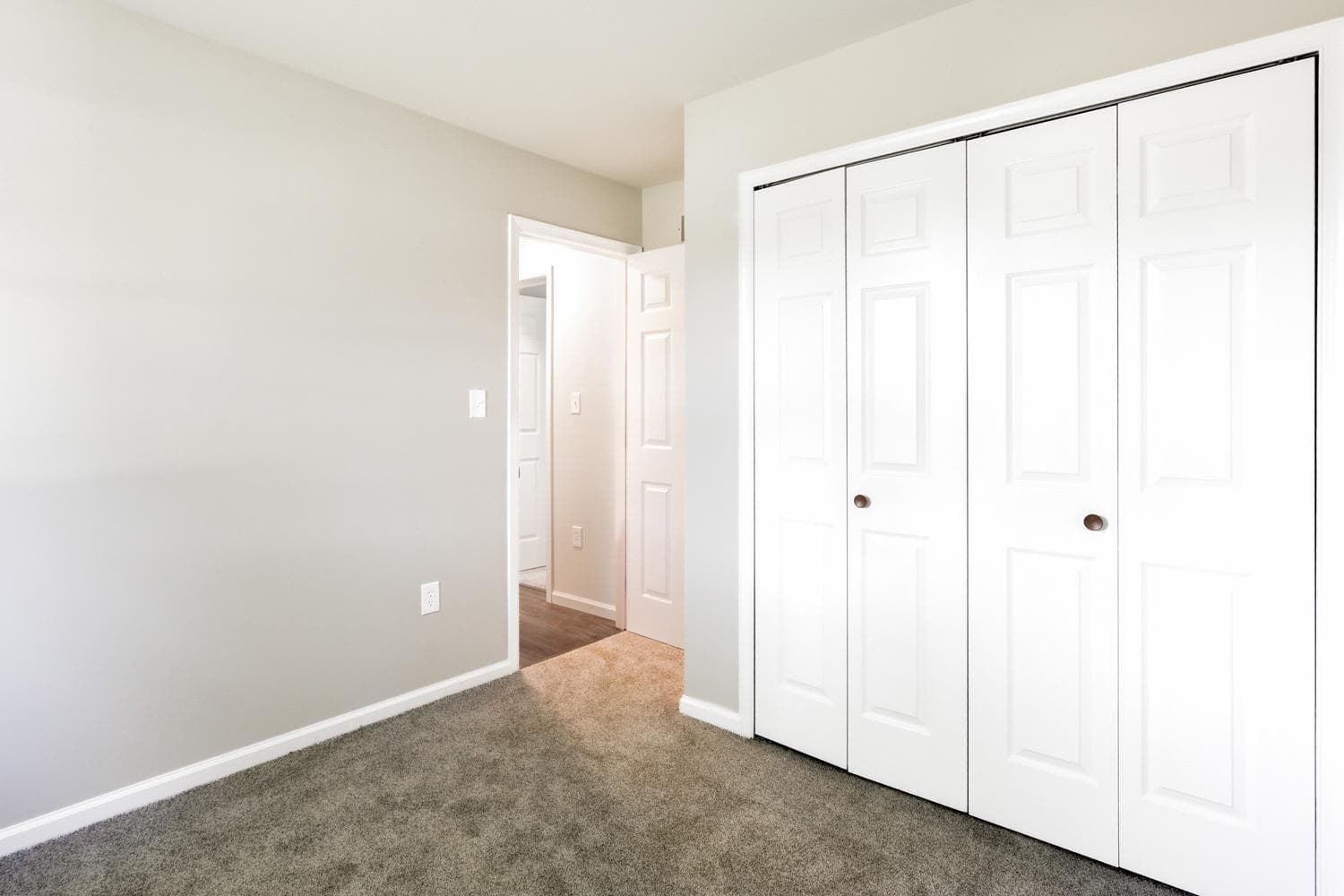 706 Rosemont Drive photo 25
