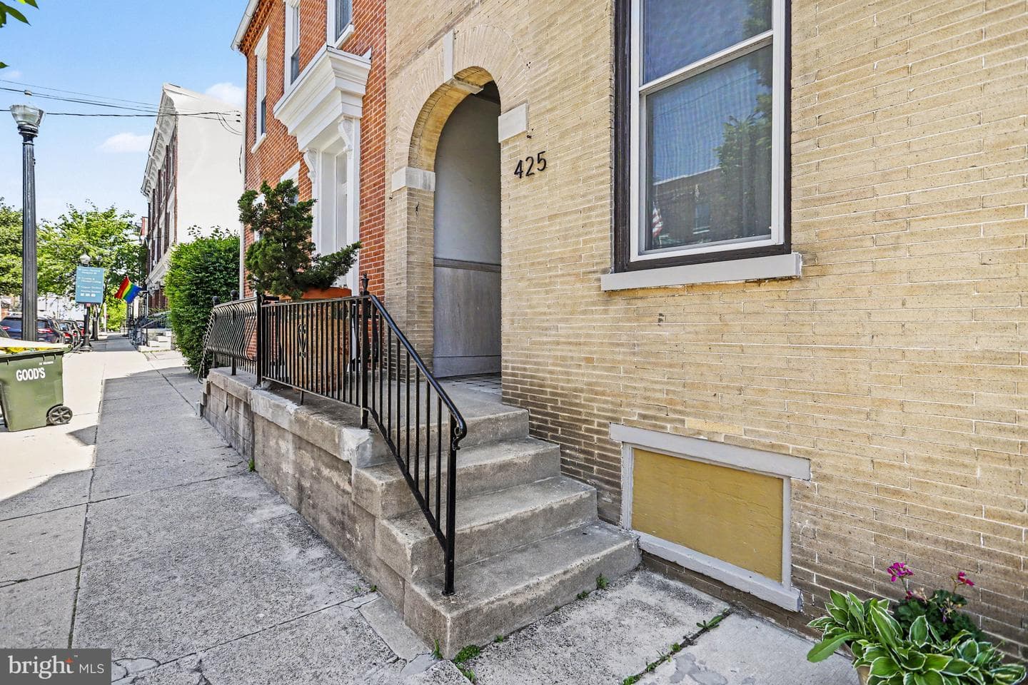 425 N Queen Street photo 4
