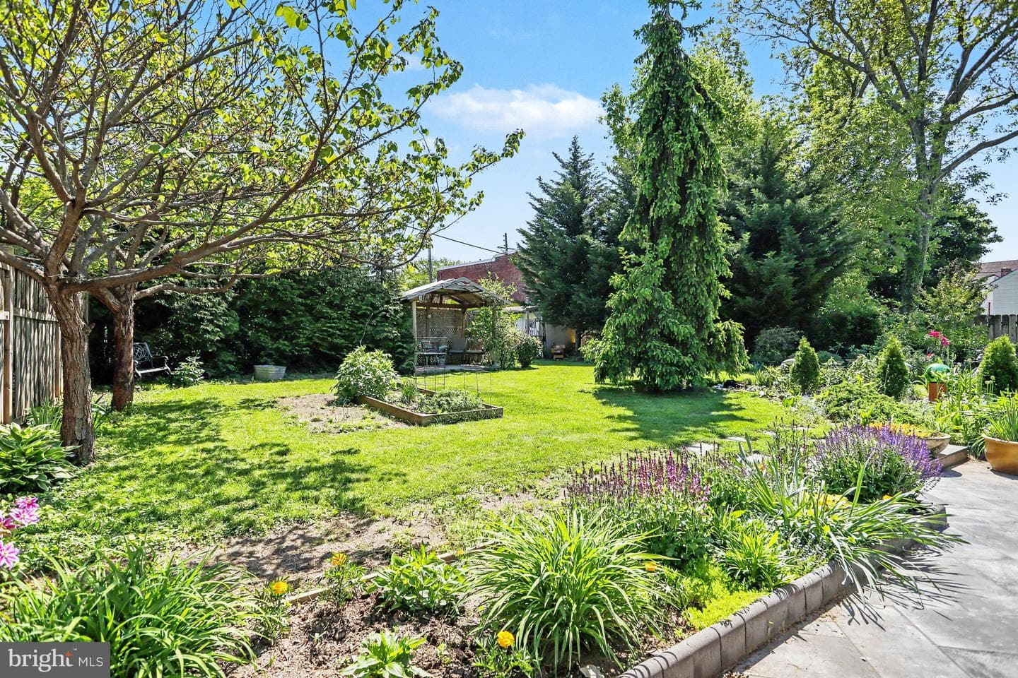 425 N Queen Street photo 49