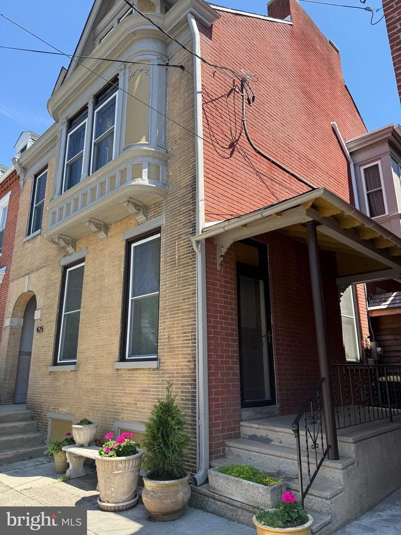 425 N Queen Street photo 53