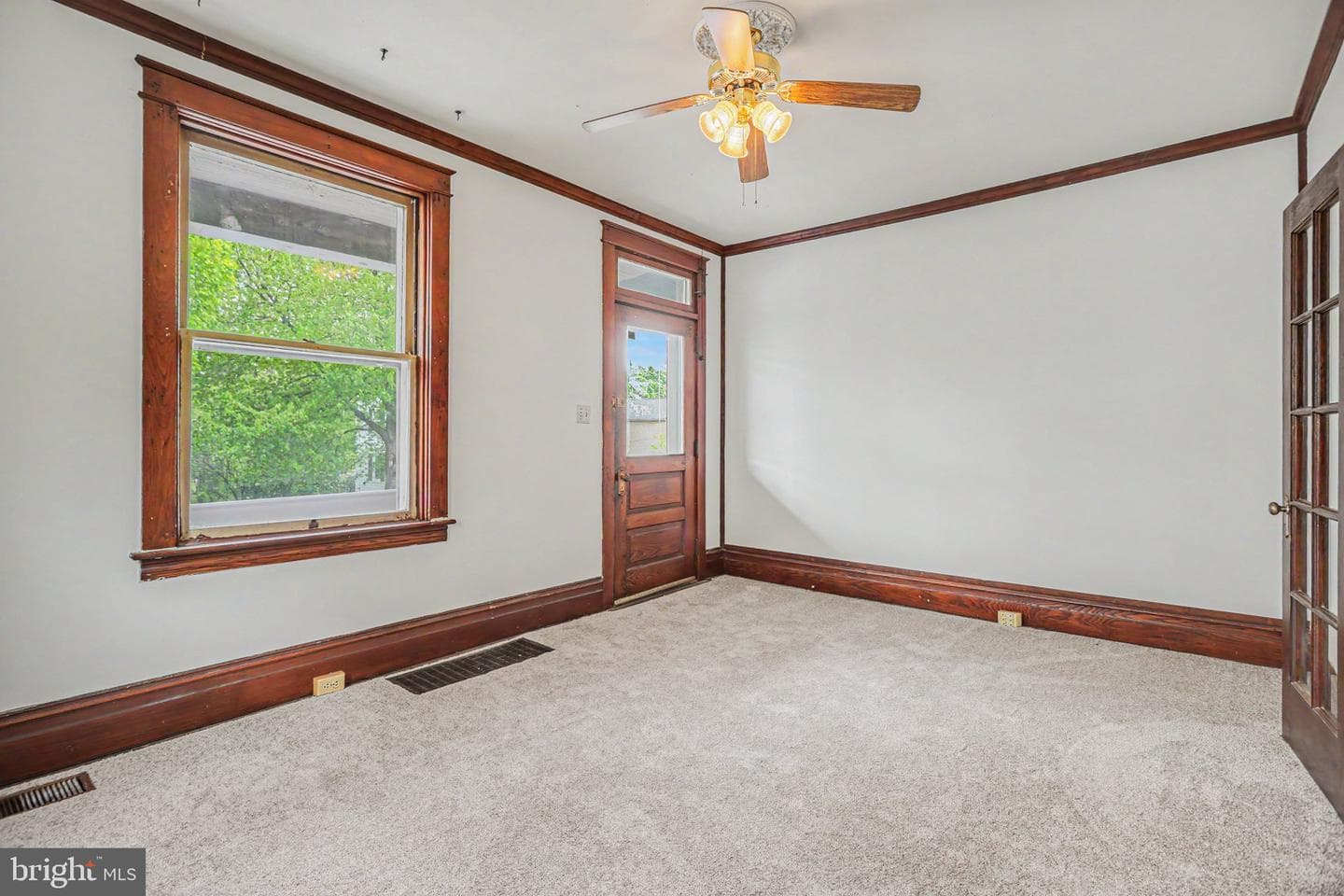 122 S Cedar Street photo 3