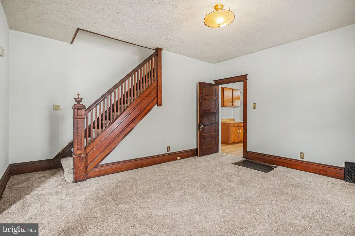 122 S Cedar Street photo 6