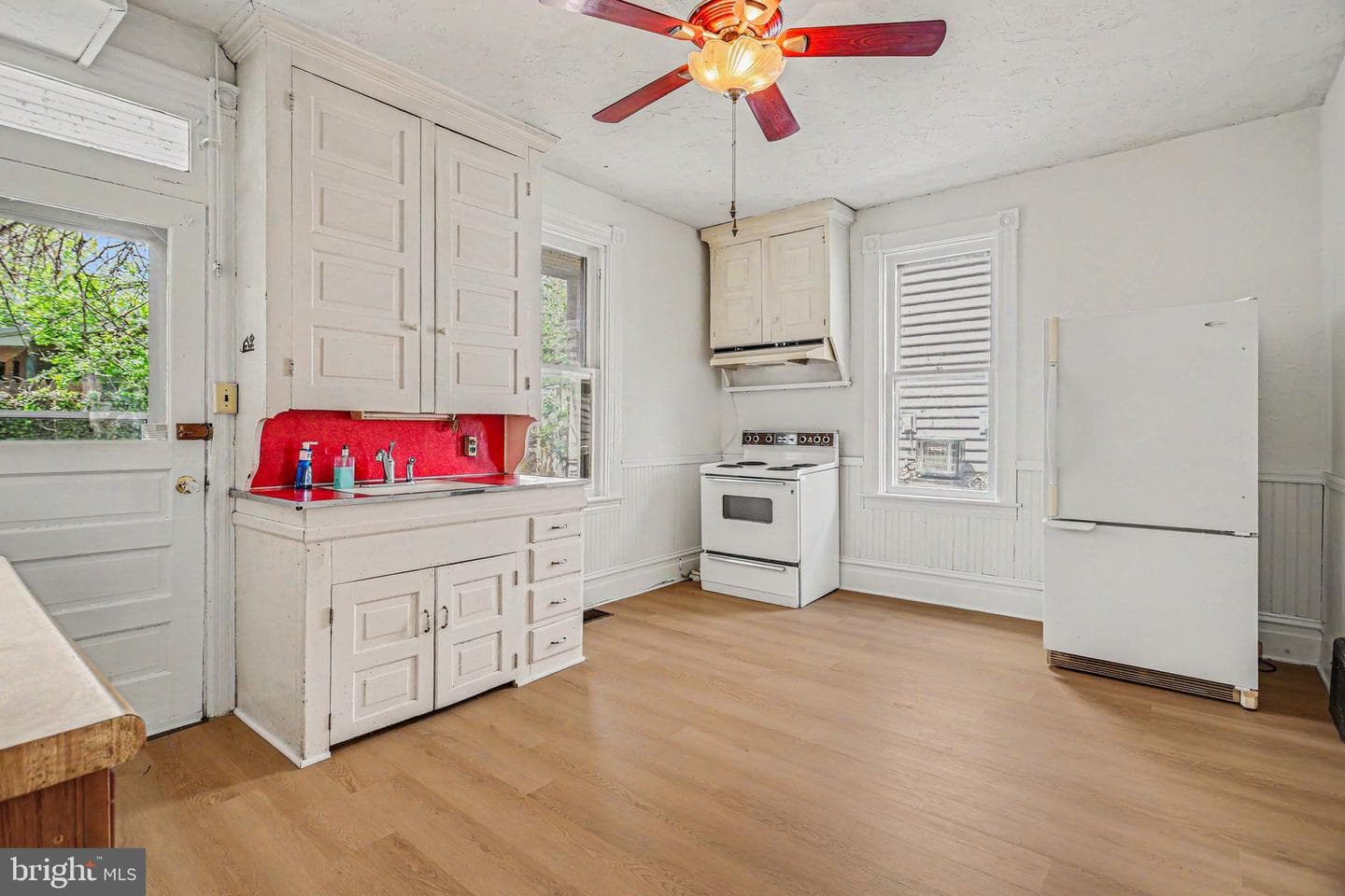 122 S Cedar Street photo 9