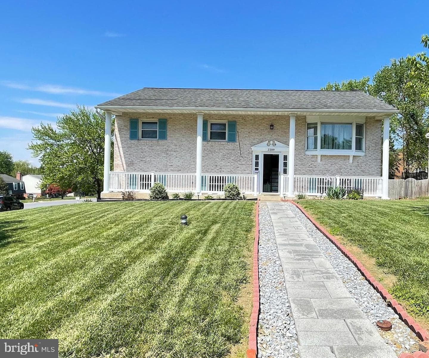 2209 Bob White Lane photo 2