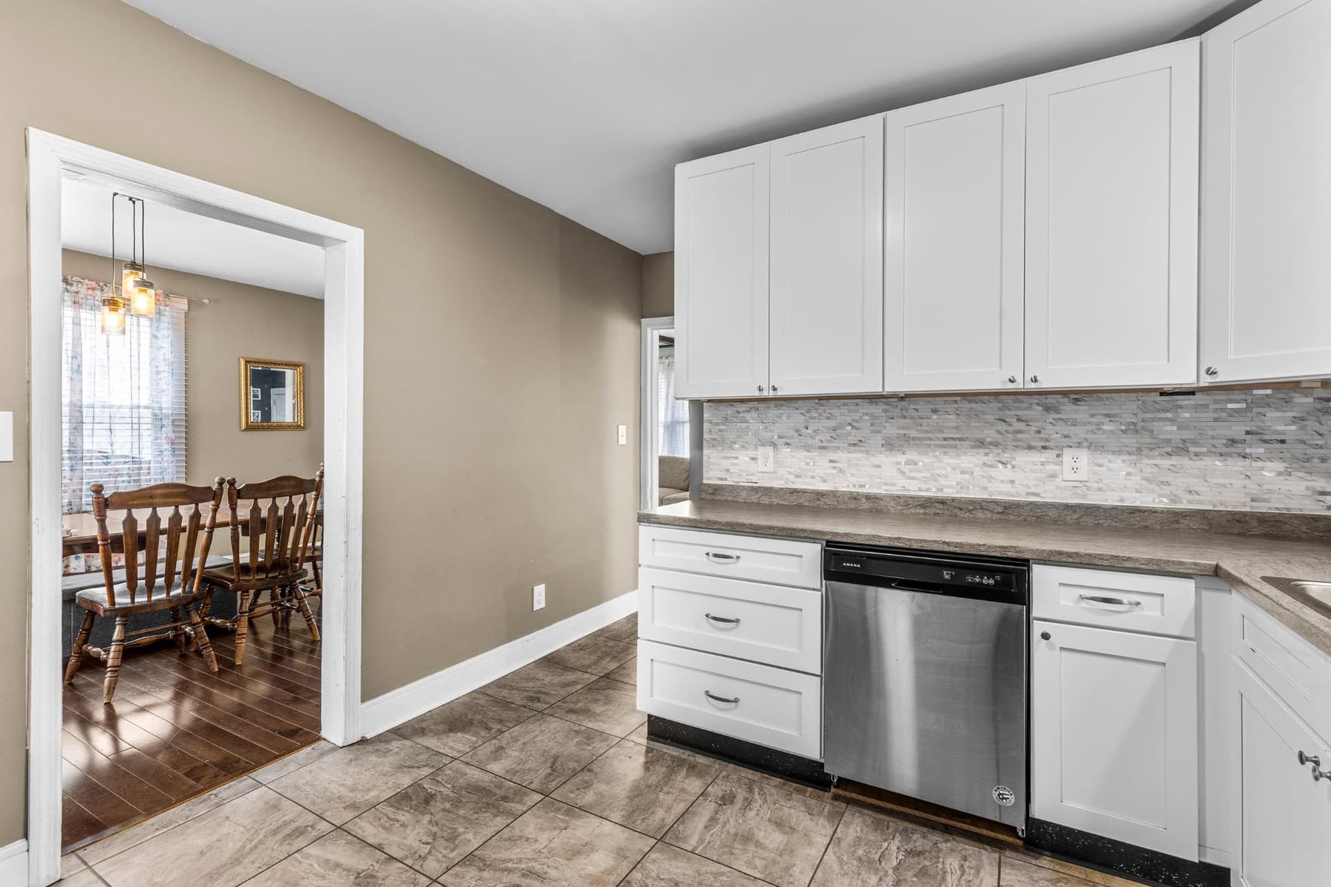 250 E Jackson Street photo 12