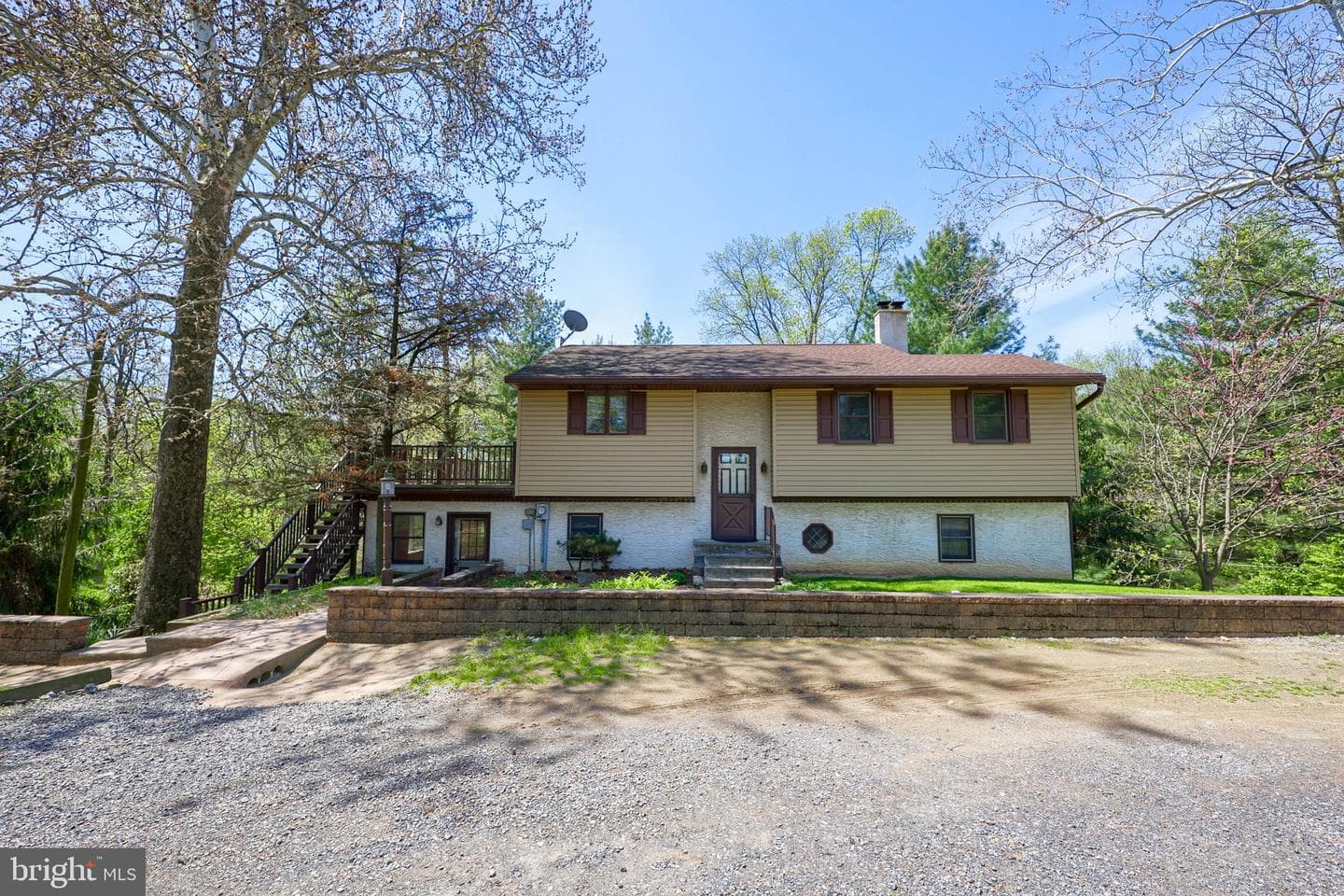 242 Skyview Lane photo 2