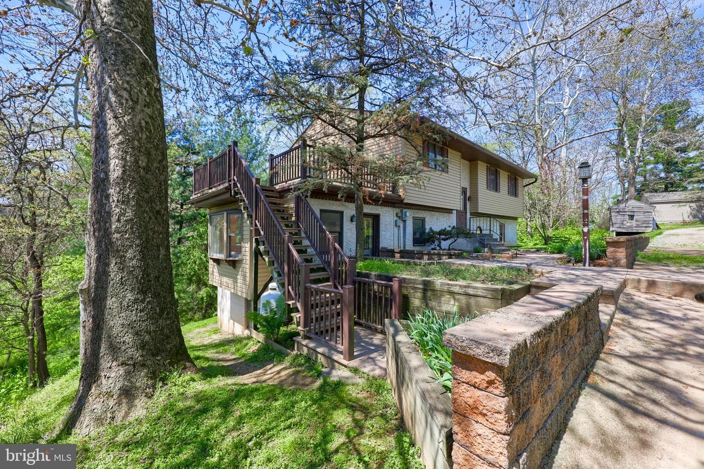 242 Skyview Lane photo 3