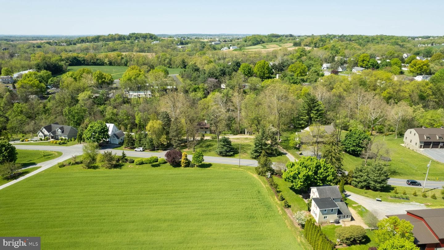 242 Skyview Lane photo 9