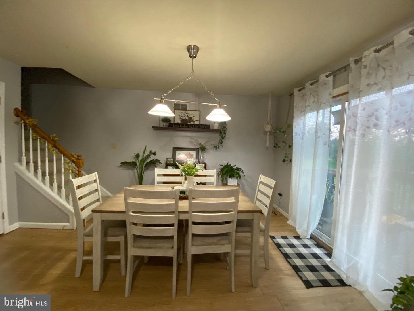 237 Meadow Lane photo 4