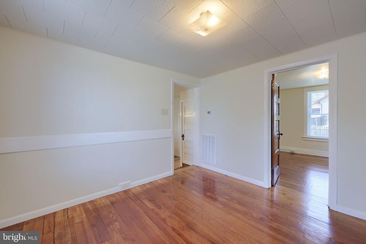 1746 Temple Avenue photo 15