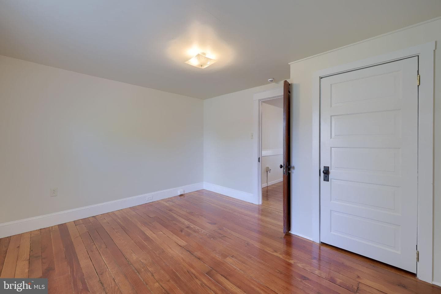 1746 Temple Avenue photo 17