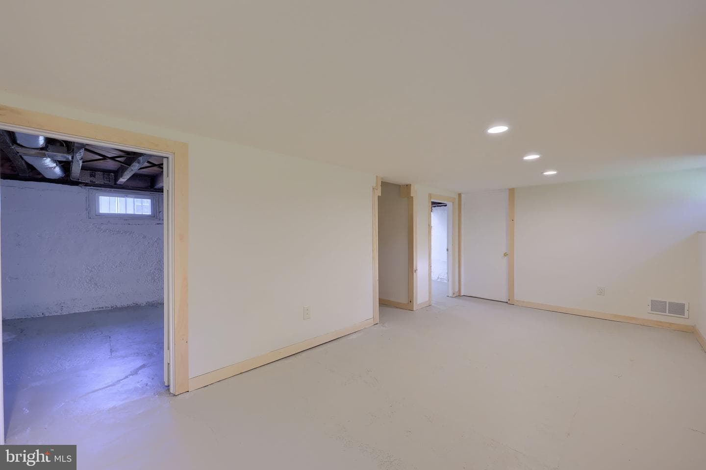 1746 Temple Avenue photo 29