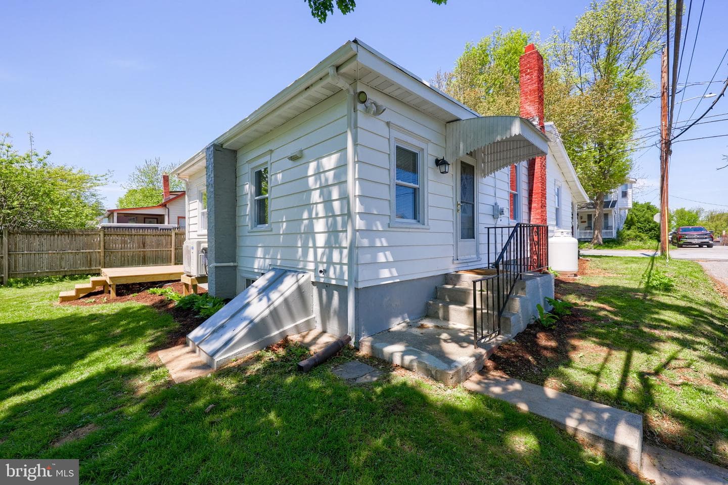 1746 Temple Avenue photo 30
