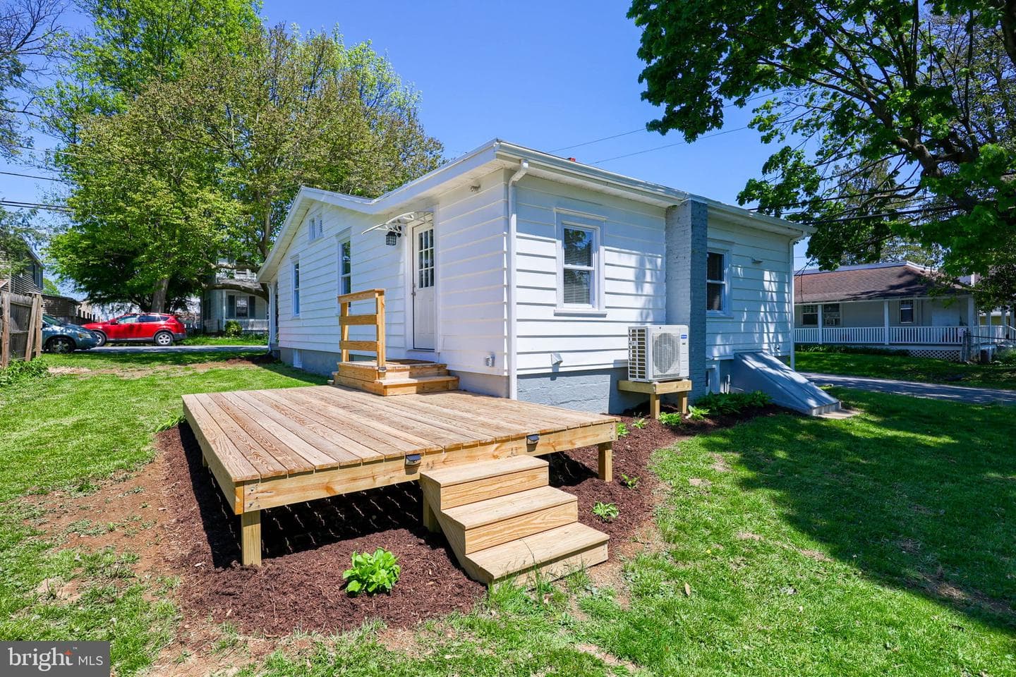 1746 Temple Avenue photo 32